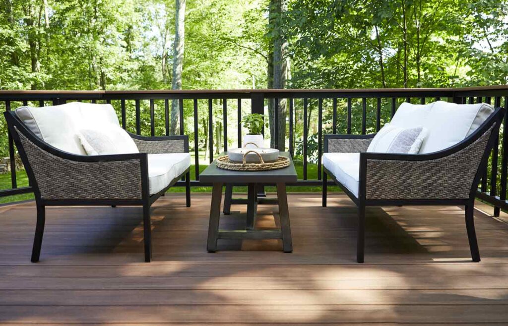 TimberTech-Mahogany-woods-Vintage-Collection-AZEK-Decking-inspiration-gallery-3